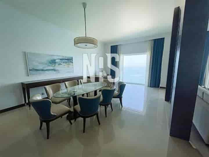 Luxurious 3-Bedroom Apartment with Panoramic Views at Fairmont Marina Residences