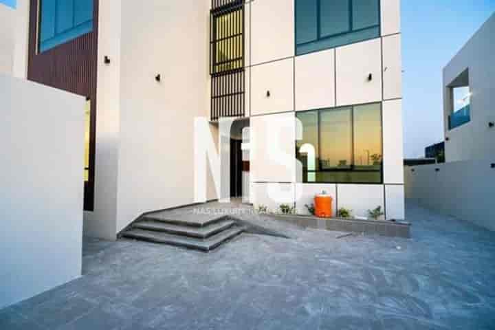 Luxurious 5-Bedroom Viilla in Alreeman 1 Community