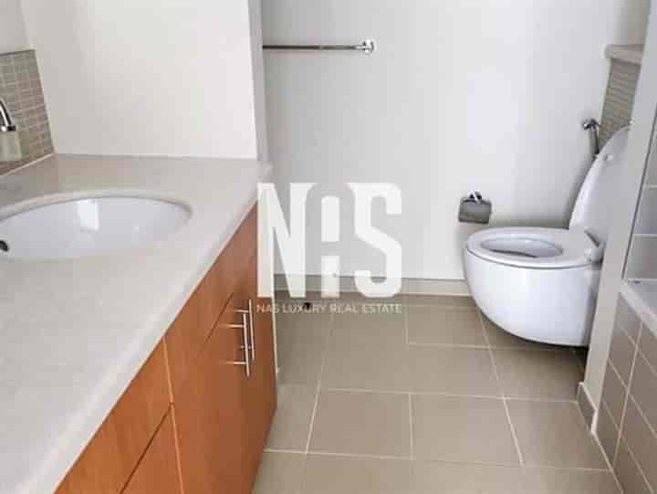 Luxurious 4-Bedroom Corner Townhouse a Al Raha Gardens, Abu Dhabi