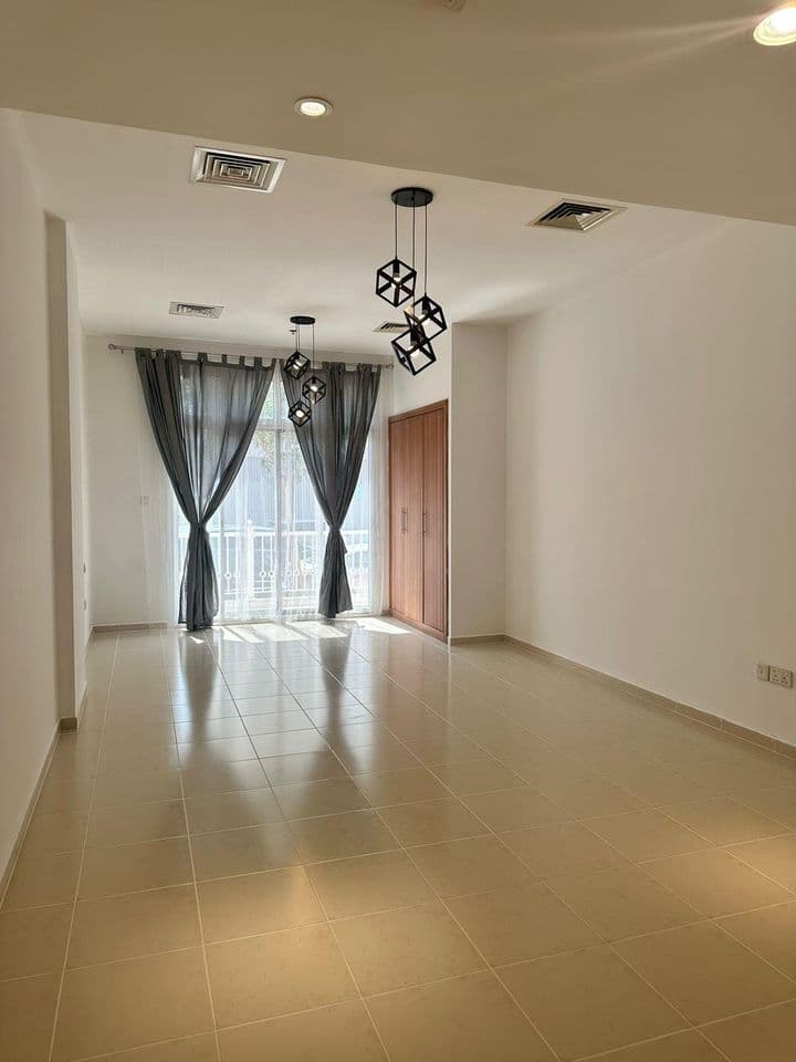 Cozy Studio Apartment in JVC Dubai mit großen Hotelausstattung