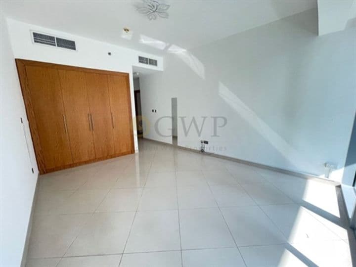 Spacious 2 Bedroom Apartment with Partial Water Views in Dubai Marina