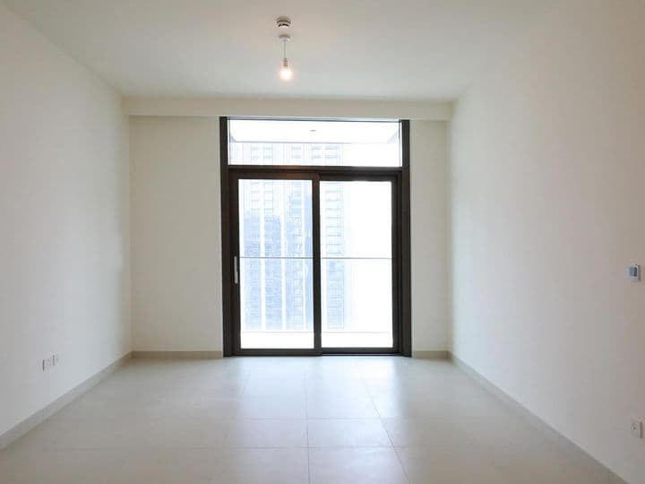 Stunning 3 Bedroom + Maid's Room Apartment in Burj Crown