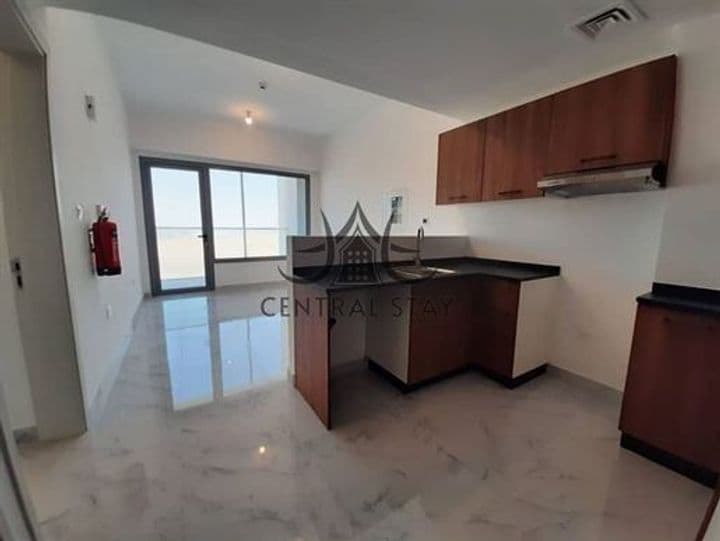 Luxurious 1 Bedroom Apartment with Stunning Boulevard View