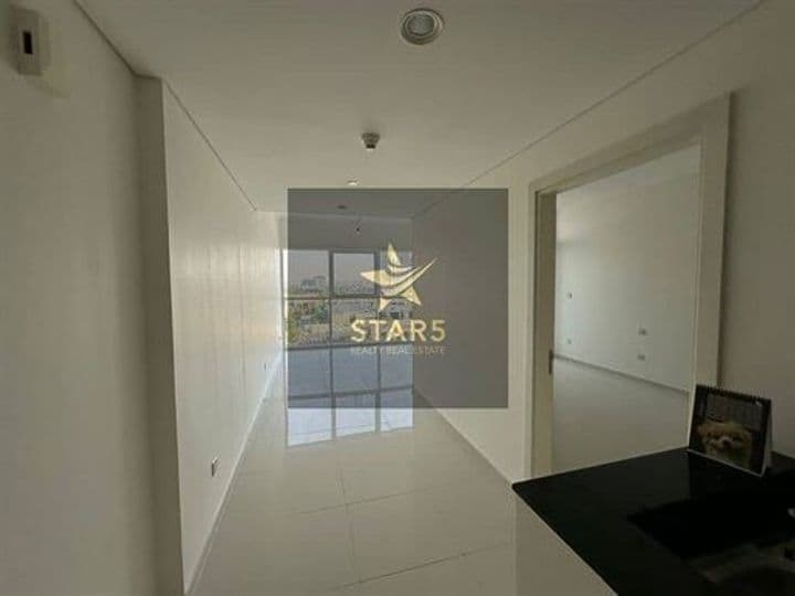 Magnifique appartement d'une chambre avec des équipements luxueux à Damac Hills, Dubaï