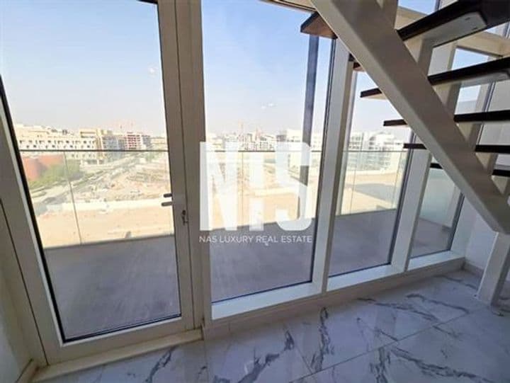 Luxo Viver em Masdar Cidade: totalmente mobiliado 2BR Duplex com vista para a piscina